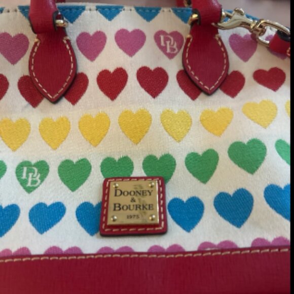 Dooney and Bourke Heart Crossbody Bag Mint Condition - Picture 4 of 7